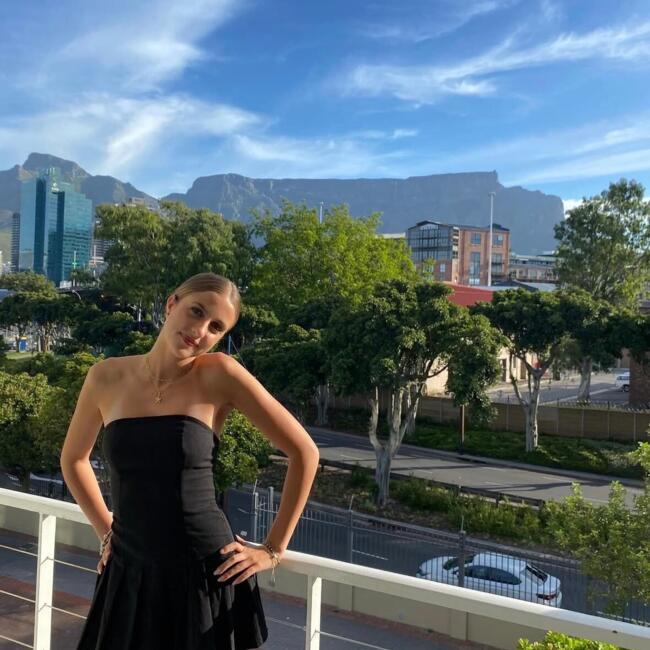 Babysitter in Perth: Mia