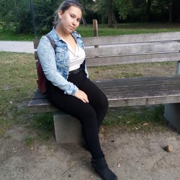 Baby-sitter in Mouvaux: Eva