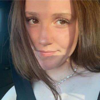 Babysitter Adelaide: Lara