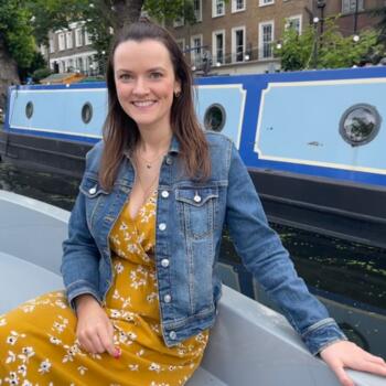 Babysitter in Leeds: Lois