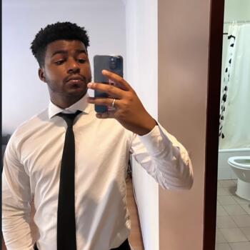 Trabalho de babysitting em Santarém: Trabalho de babysitting José