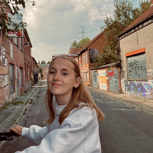 Babysitter in Kortrijk: Alexine