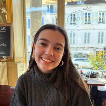 Babysitter in Lyon: Elise