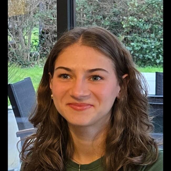 Babysitter in Cluses: Louisa