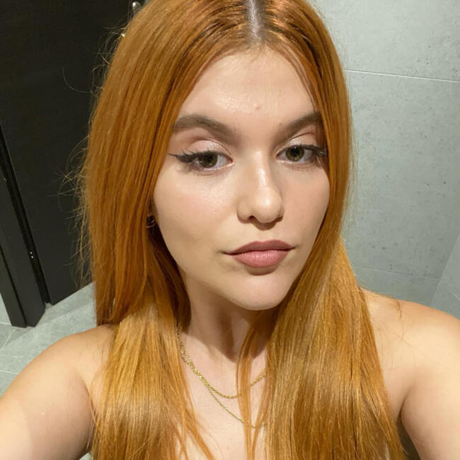 Babysitter in Athens: Κωνσταντίνα