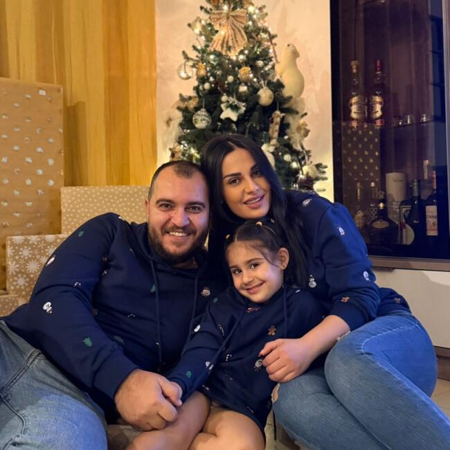 وظيفة جليسة أطفال في دبي: Layal