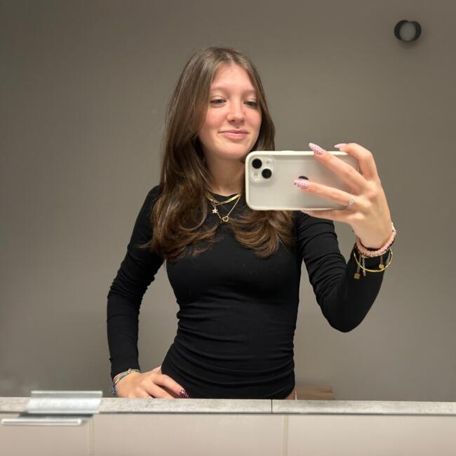 Babysitter in Villenave-d'Ornon: Marion