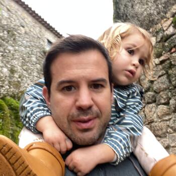 Babysitting job in Matosinhos Municipality: babysitting job Tiago
