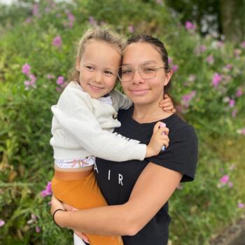 Babysitter in Éragny: Naela