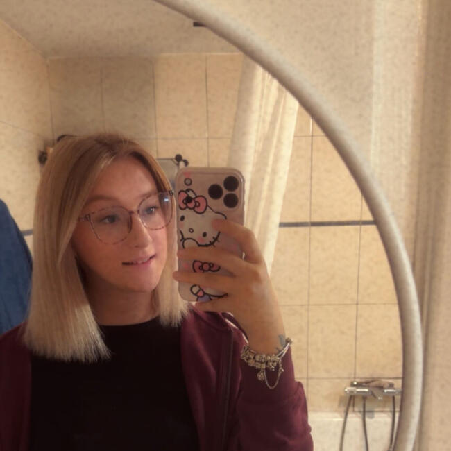 Babysitter in Mons: Keona