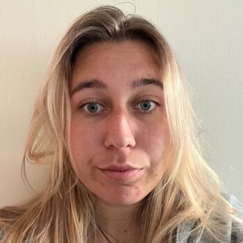 Babysitter in Kraainem: Dzulija