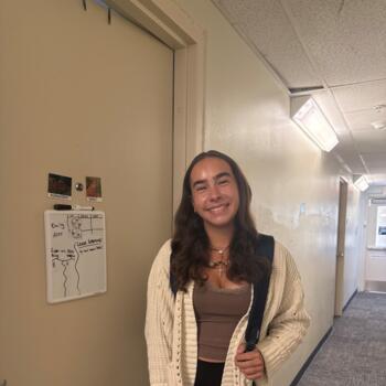 Babysitter in Riverbank: Alex