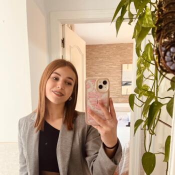 Babysitter in Archidona: Julia