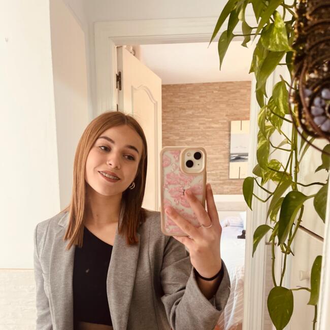 Babysitter in Archidona: Julia