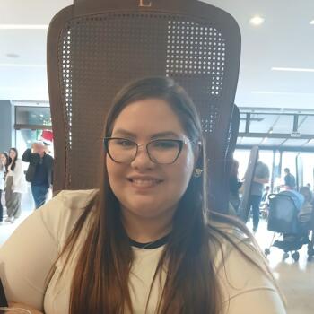 Babysitter in Blumenau: Camila