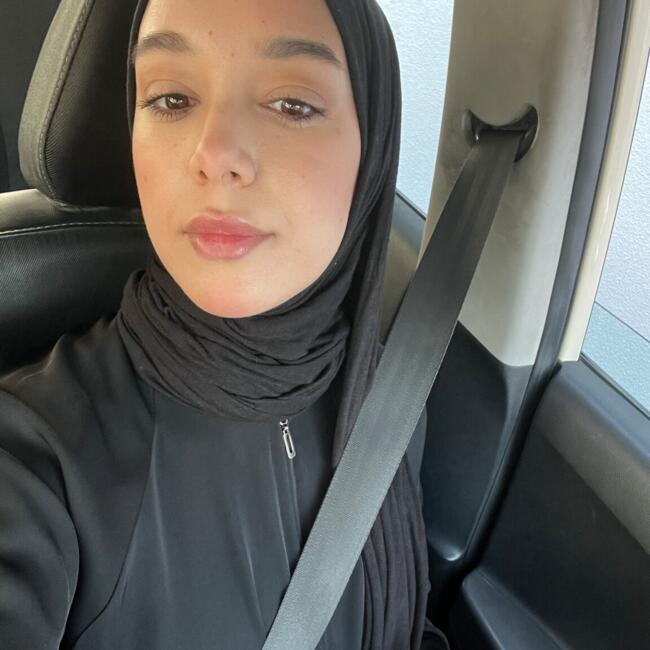 Babysitting job in Al Farwānīyah: Ola