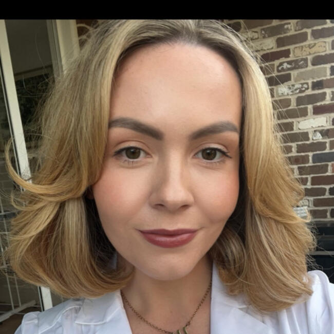 Babysitter in Sydney: Tara