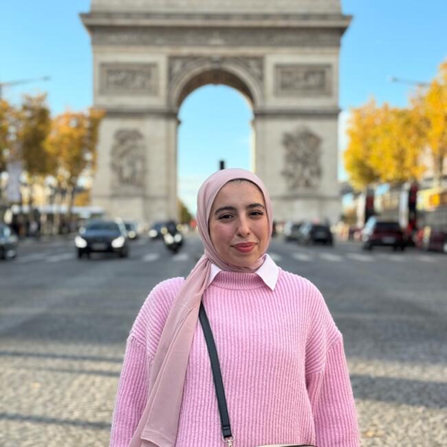 Babysitter in Ste-Geneviève-des-Bois: Asma