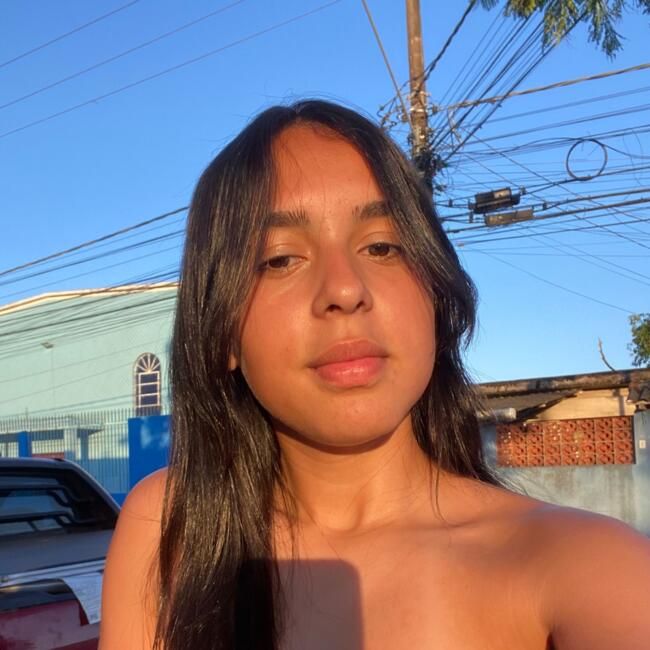 Babá em São Vicente: Julia