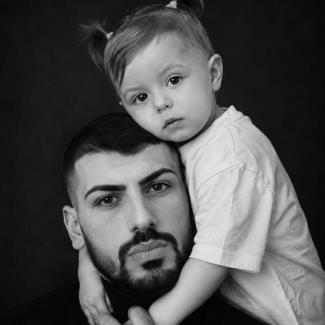 وظيفة جليسة أطفال في دبي: Bilal