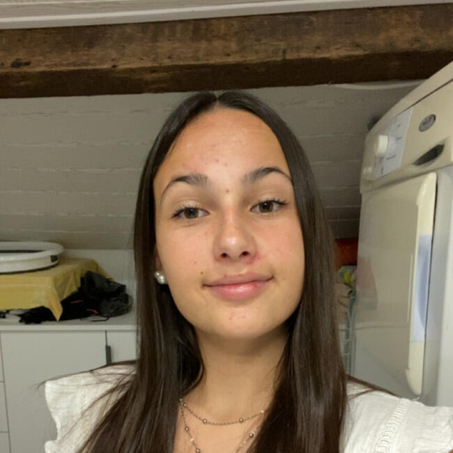 Babysitter in Lavau-sur-Loire: Louanne