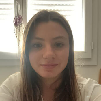 Babysitter Saint-Caprais-de-Bordeaux: Faustine