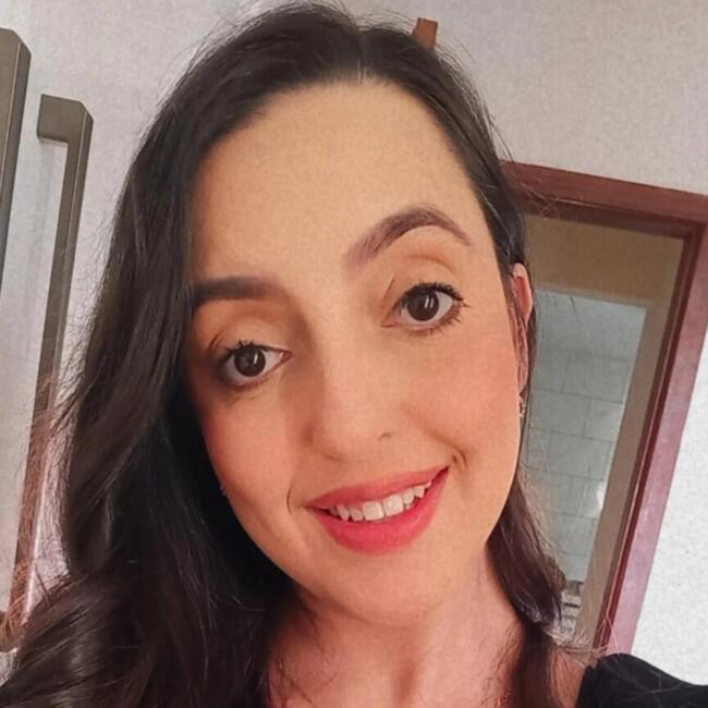 Babá em Florianópolis: Larissa