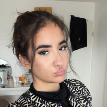Babysitter in Bourges: Nailla