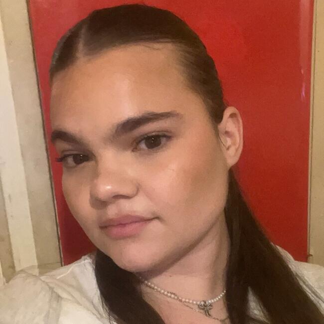 Babysitter in Marseille: Jade