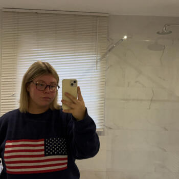 Baby-sitter Heist-op-den-Berg: Julie