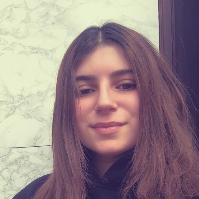 Babysitter in La Louvière: Romayssa