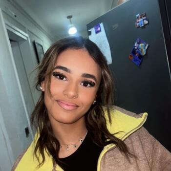 Babysitter in Paris: Imene