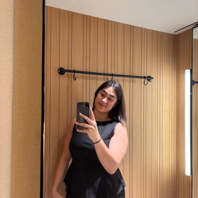 Babysitter a Necker: Elysha