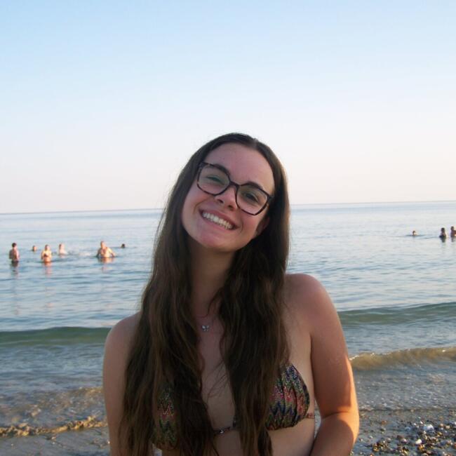 Babysitter in Port-Louis: Axelle