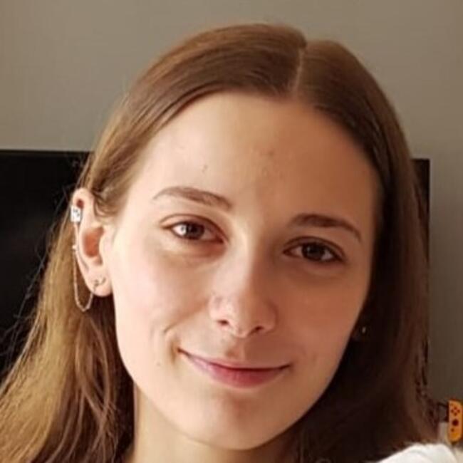 Babysitter in Ballainvilliers: Clémence