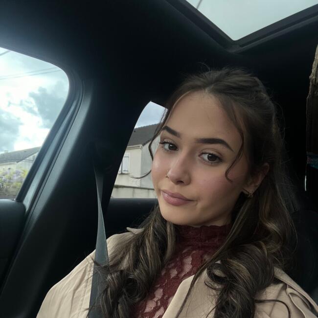 Babysitter in Château-Landon: Louane