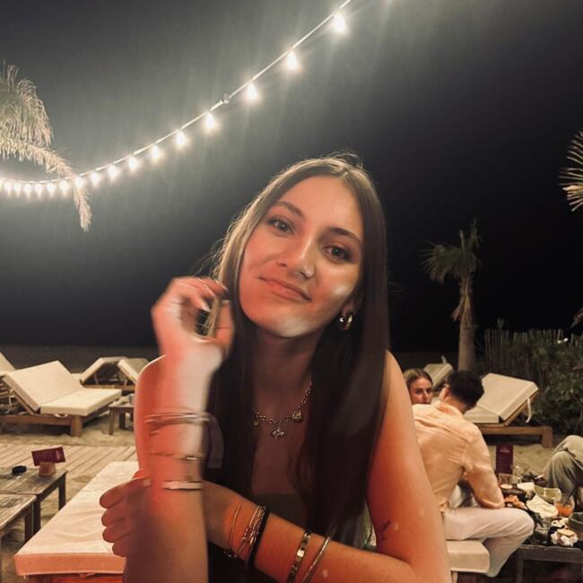 Babysitter in Grenoble: Emma