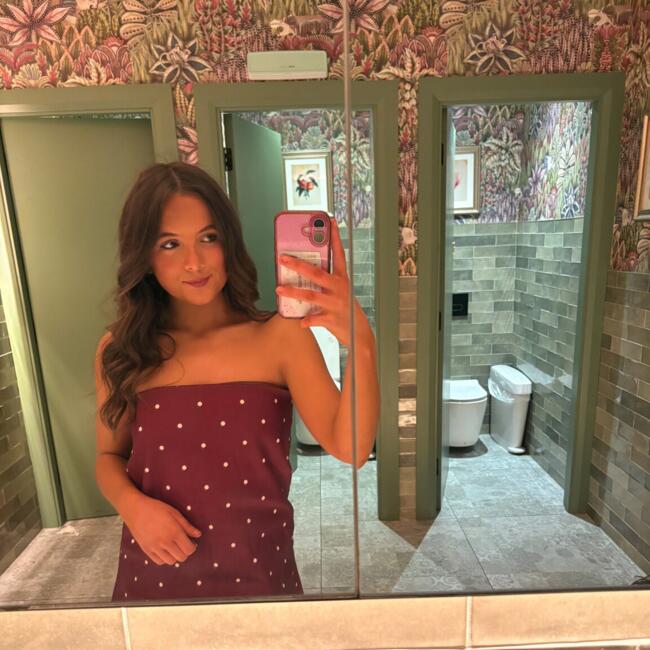 Babysitter in Galway: Ella