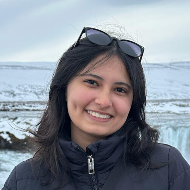 Babysitter in Singapore: Nigella