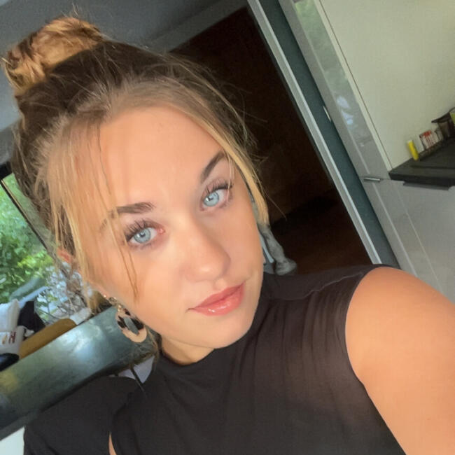 Babysitter in Déols: Juline