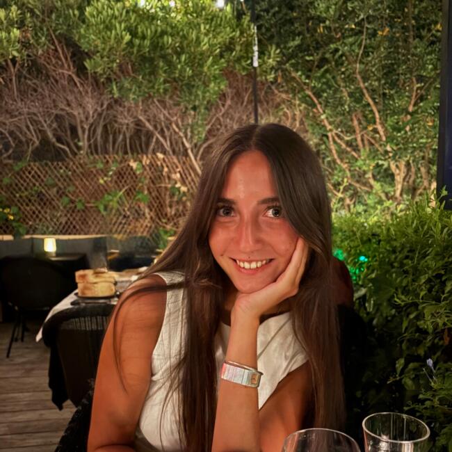 Babysitter in Paris: Mathilde