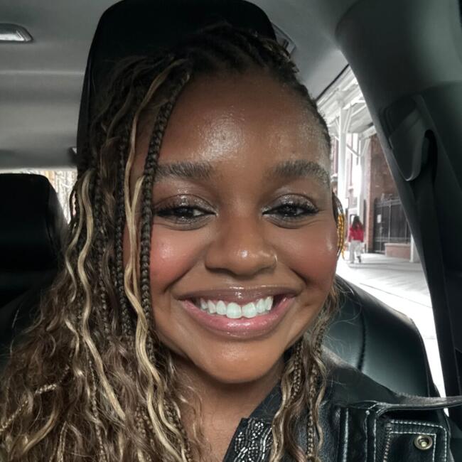 Babysitter in Borough of Queens: Synia