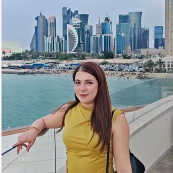 وظيفة جليسة أطفال في أبوظبي: Nesrine Bahia