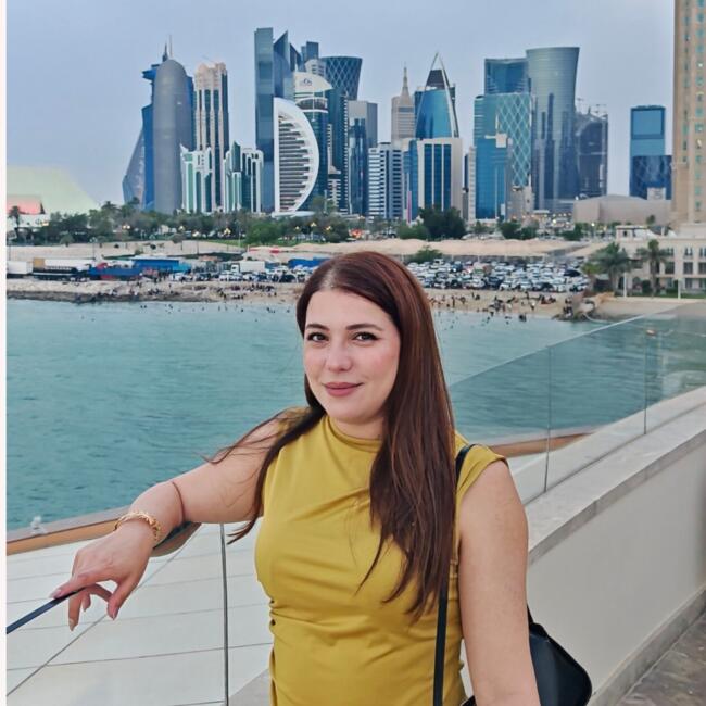 وظيفة جليسة أطفال في أبوظبي: Nesrine Bahia