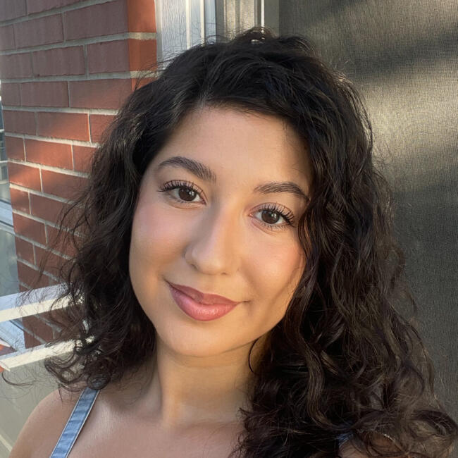 Baby-sitter in Vancouver: Roya