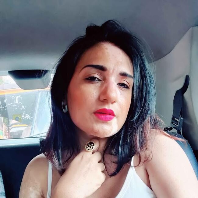 बम्बई में बेबीसिटिंग की नौकरी: Sonika