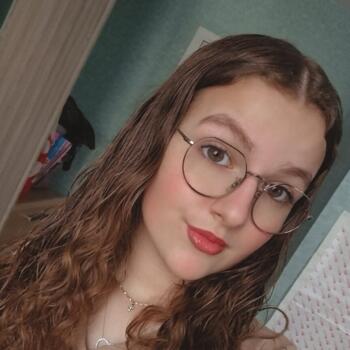 Babysitter in Amplepuis: Faustine