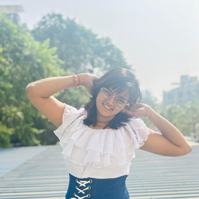 अहमदाबाद में बेबीसिटर: Mony