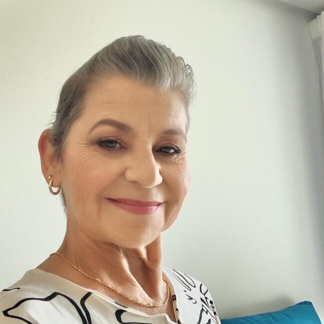 Babysitter in Joinville: Lucia