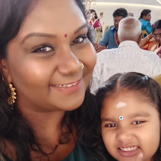 Kerja pengasuh di Johor Bahru: Sangeetha